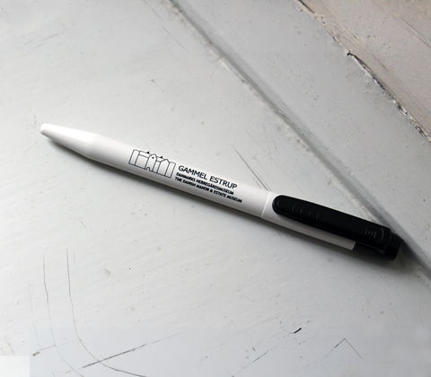 Kuglepen med Gammel Estrup logo