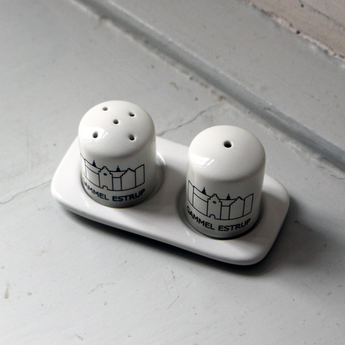 Salt- og pebersæt med Gammel Estrup logo