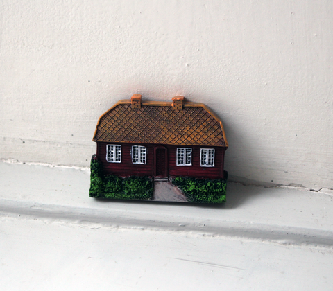 Køleskabsmagnet med Skovarbejderhus