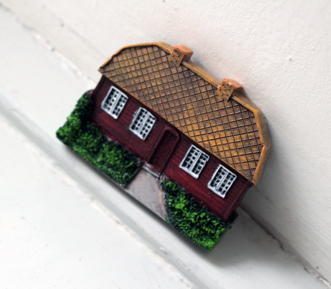 Køleskabsmagnet med Skovarbejderhus