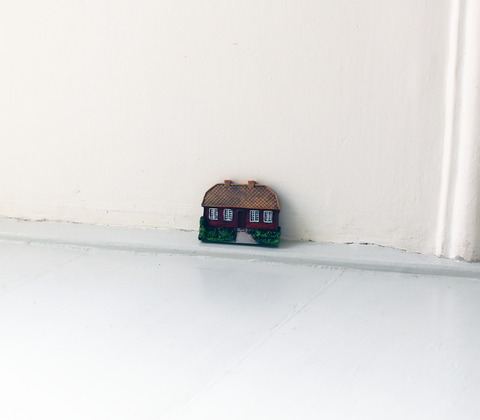 Køleskabsmagnet med Skovarbejderhus