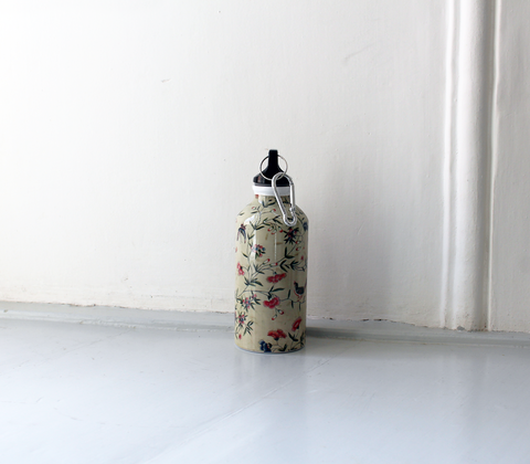 Vandflaske med sommerfuglemotiv fra Gammel Estrup