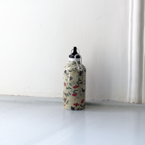 Vandflaske med sommerfuglemotiv fra Gammel Estrup